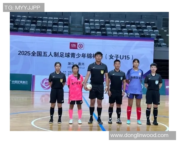 上海女子足球俱乐部奋勇拼搏展现风采助力中国女足崛起与发展